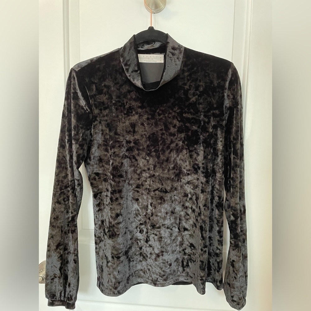 NWOT crushed velvet top